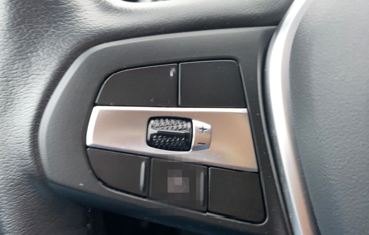 BMW 118i Advantage *el. Heckklappe*LED*Navi*Sitzhzg. foto 9