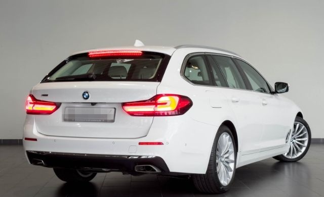 BMW 540 d xDrive Touring Luxury Line H&K+Laserlicht foto 3