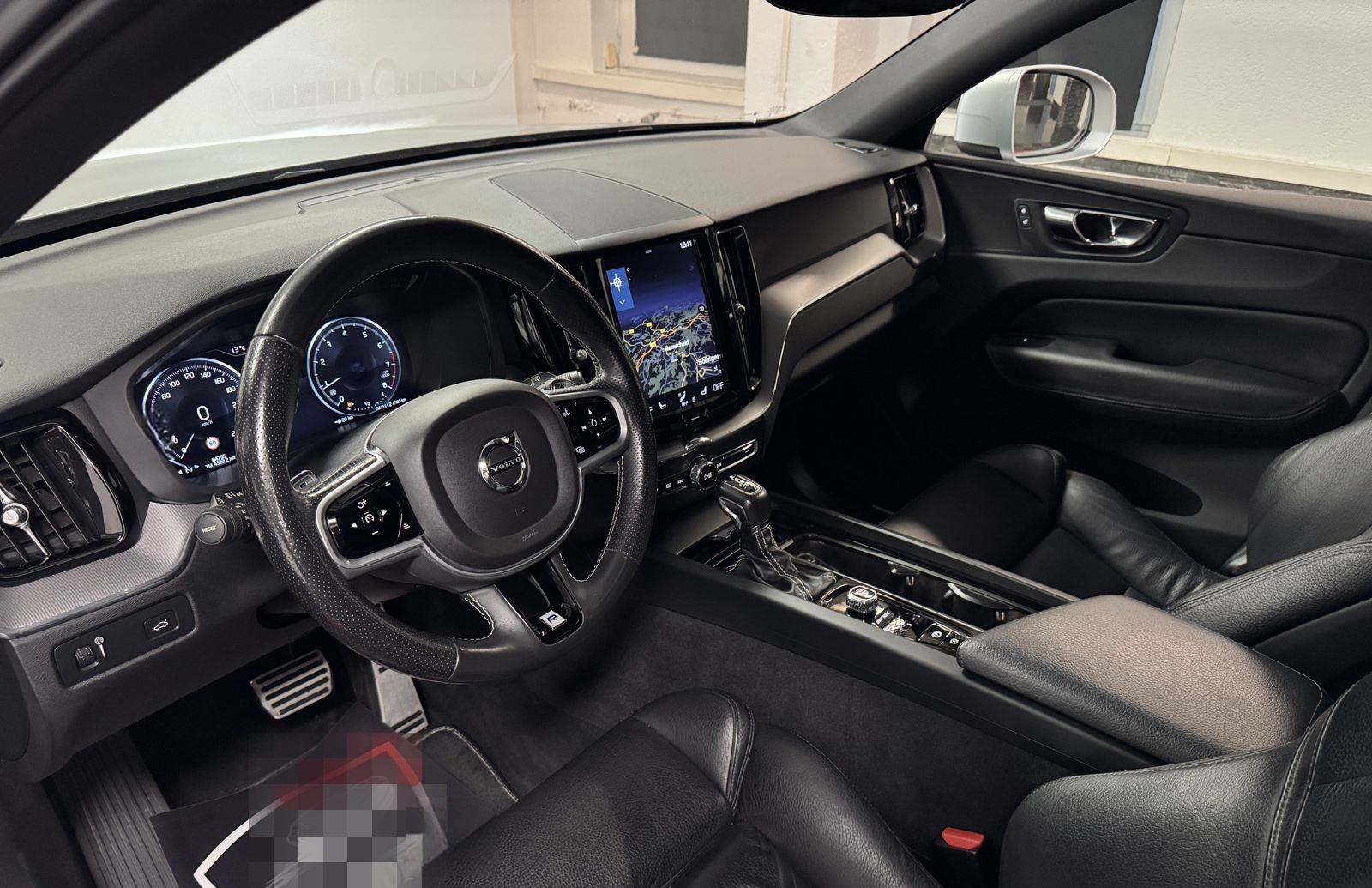 Volvo XC60 R Design AWD*PANORAMA*LEDER* foto 7