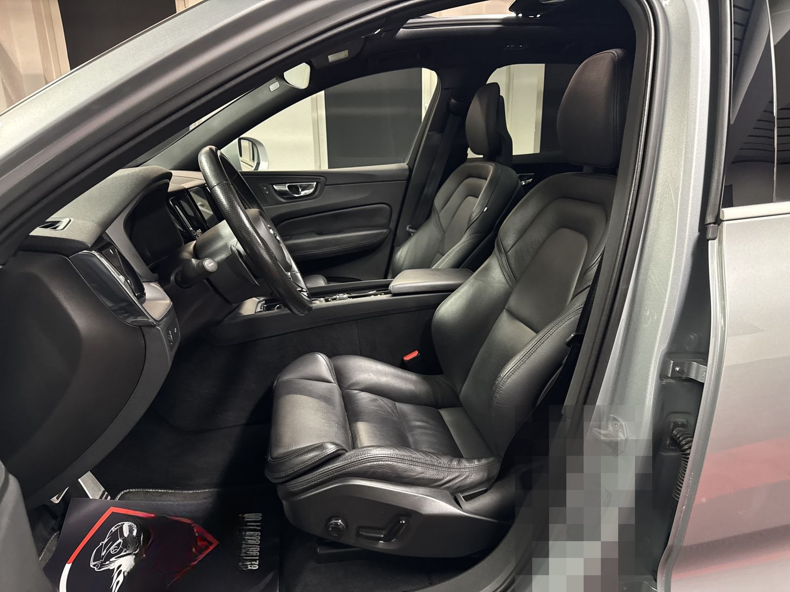 Volvo XC60 R Design AWD*PANORAMA*LEDER* foto 10