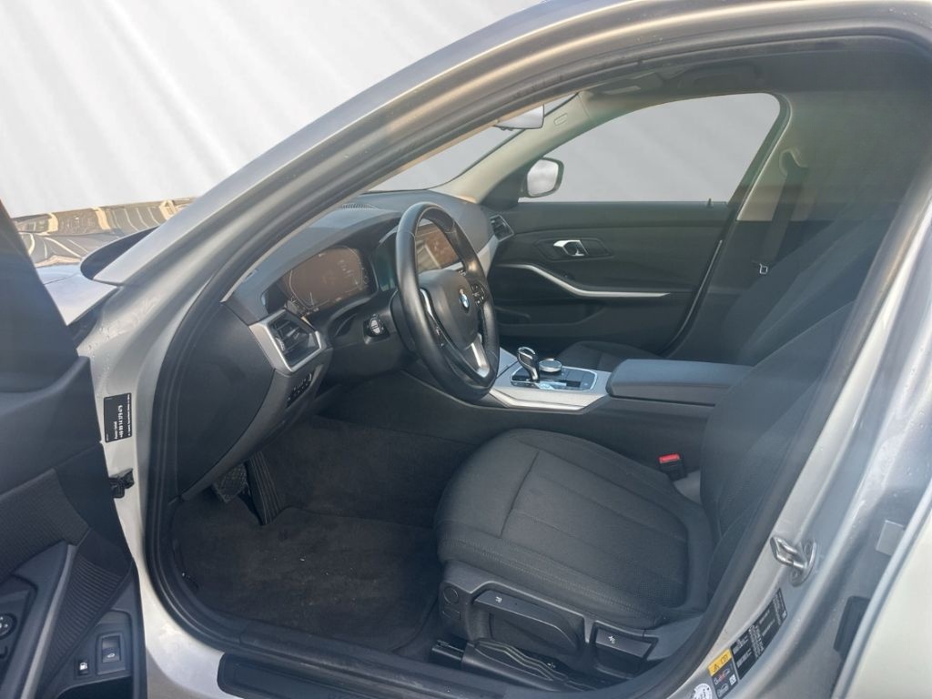 BMW 320 e Touring LC Prof LED PDC Wireless Charging foto 8