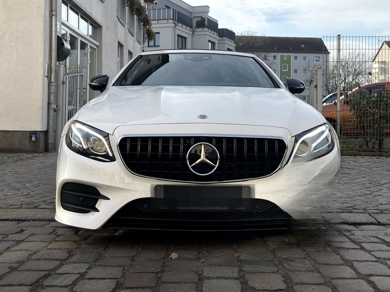 Mercedes-Benz E 350 AMG CABRIO NIGHT HUD LUFT AISCARF DIST+ foto 2