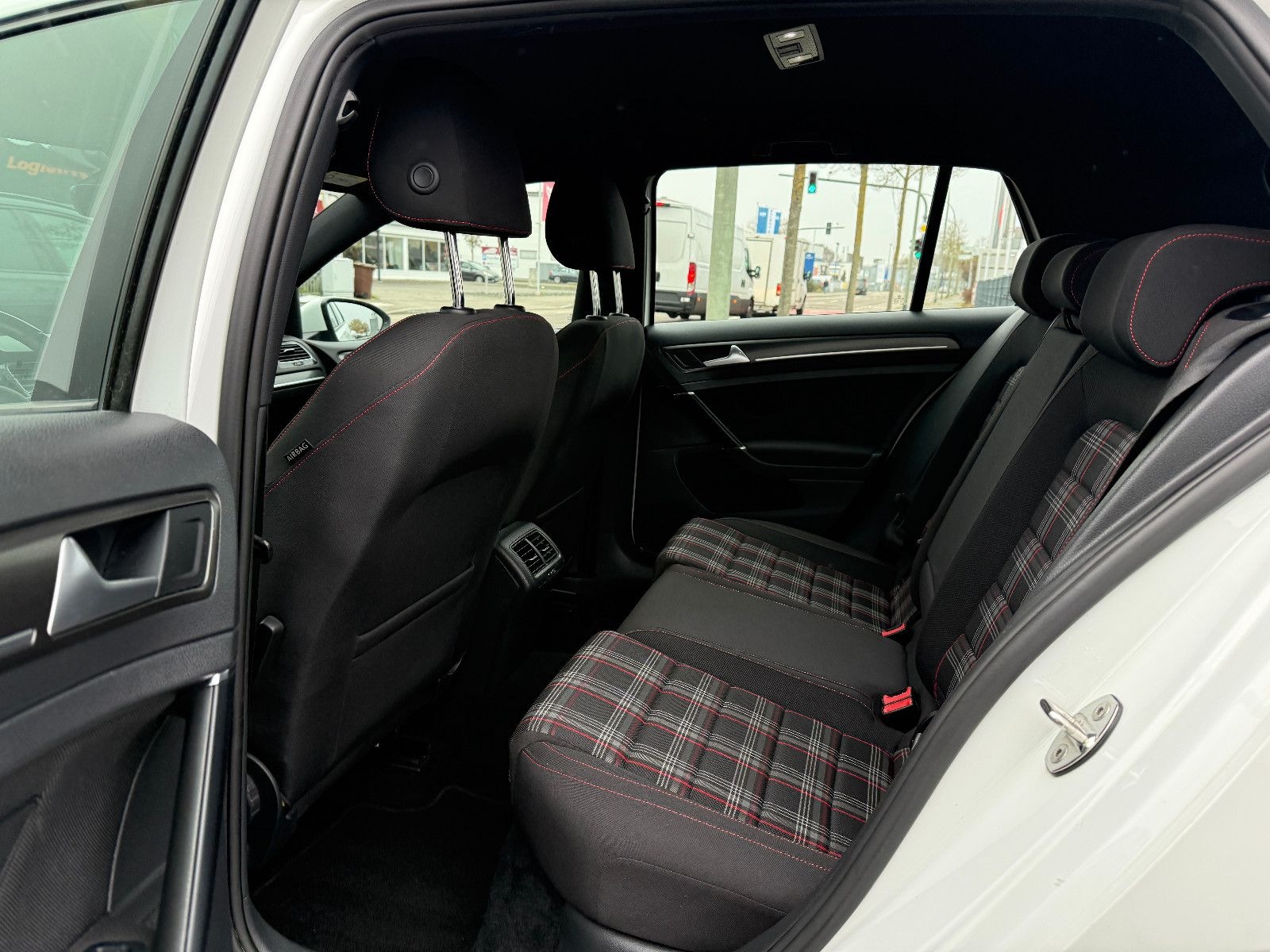 Volkswagen Golf VII 2,0 TSI GTI DSG ACC NAVI FINANZIERUNG foto 12