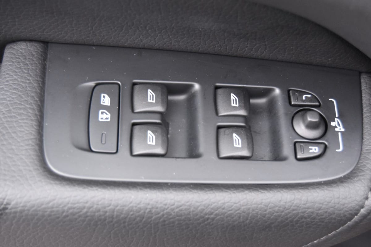 Volvo XC60 Momentum Pro 2WD LED NAVI AHK LEDER SOUNDHK foto 13
