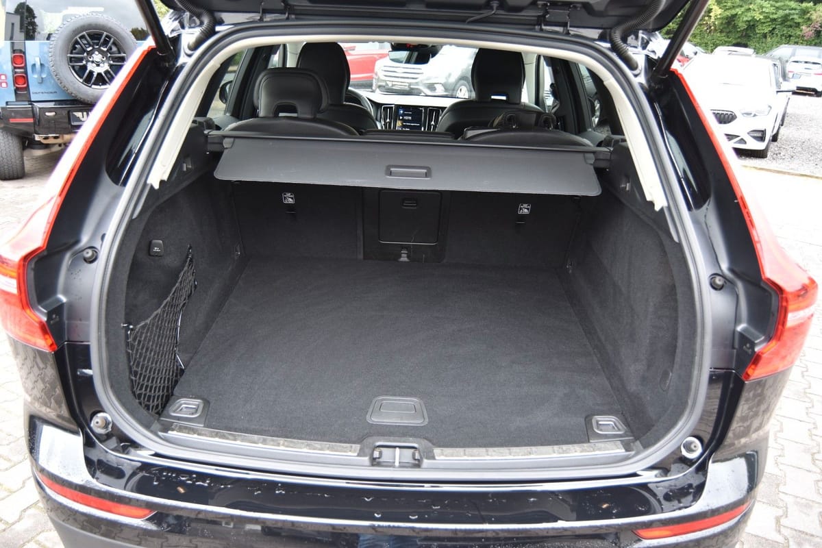 Volvo XC60 Momentum Pro 2WD LED NAVI AHK LEDER SOUNDHK foto 7