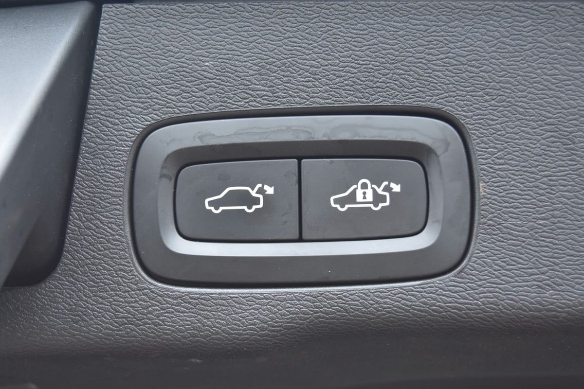 Volvo XC60 Momentum Pro 2WD LED NAVI AHK LEDER SOUNDHK foto 8