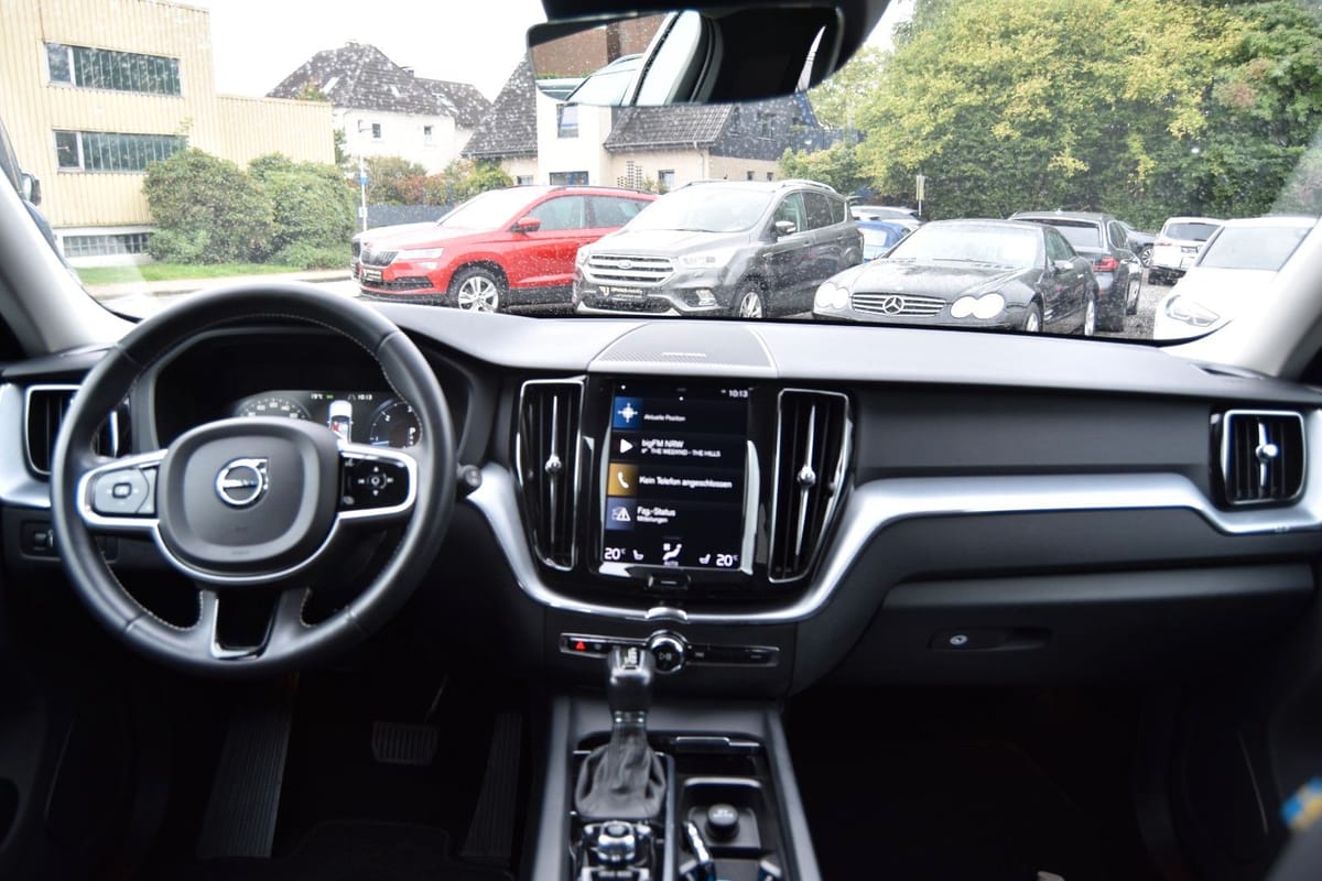 Volvo XC60 Momentum Pro 2WD LED NAVI AHK LEDER SOUNDHK foto 9