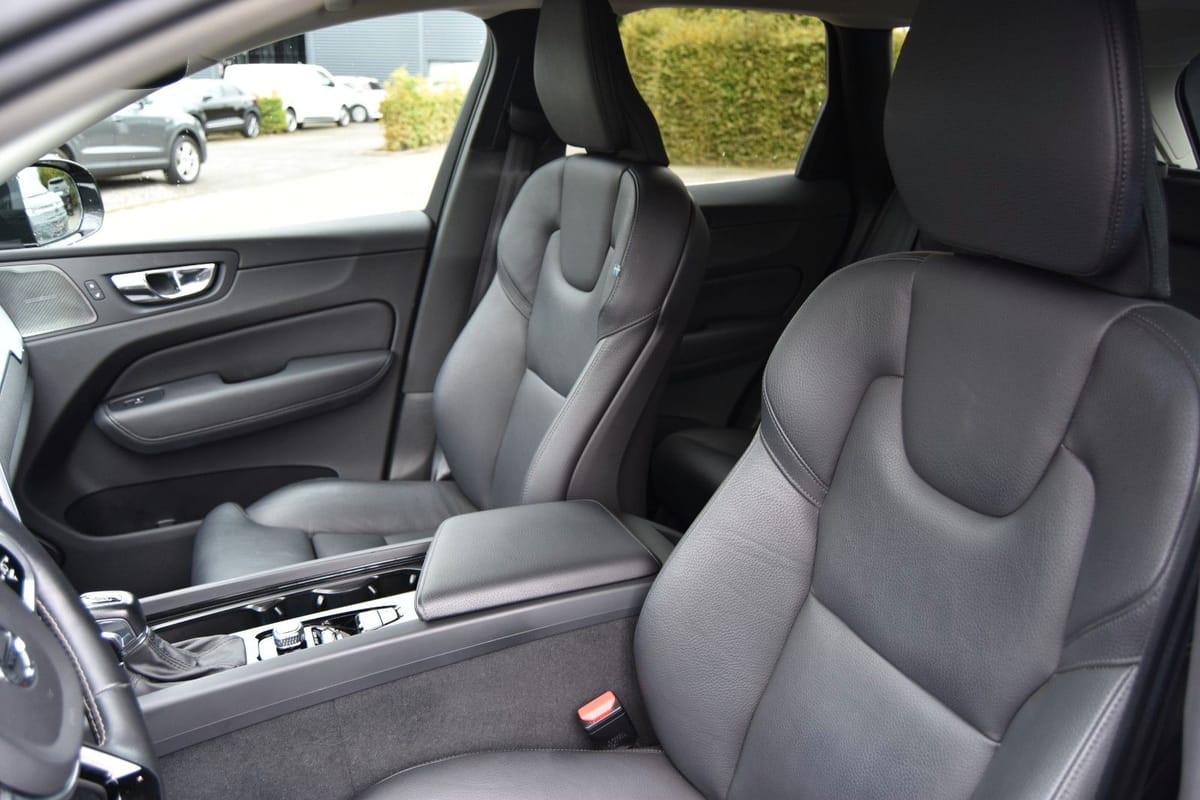 Volvo XC60 Momentum Pro 2WD LED NAVI AHK LEDER SOUNDHK foto 10