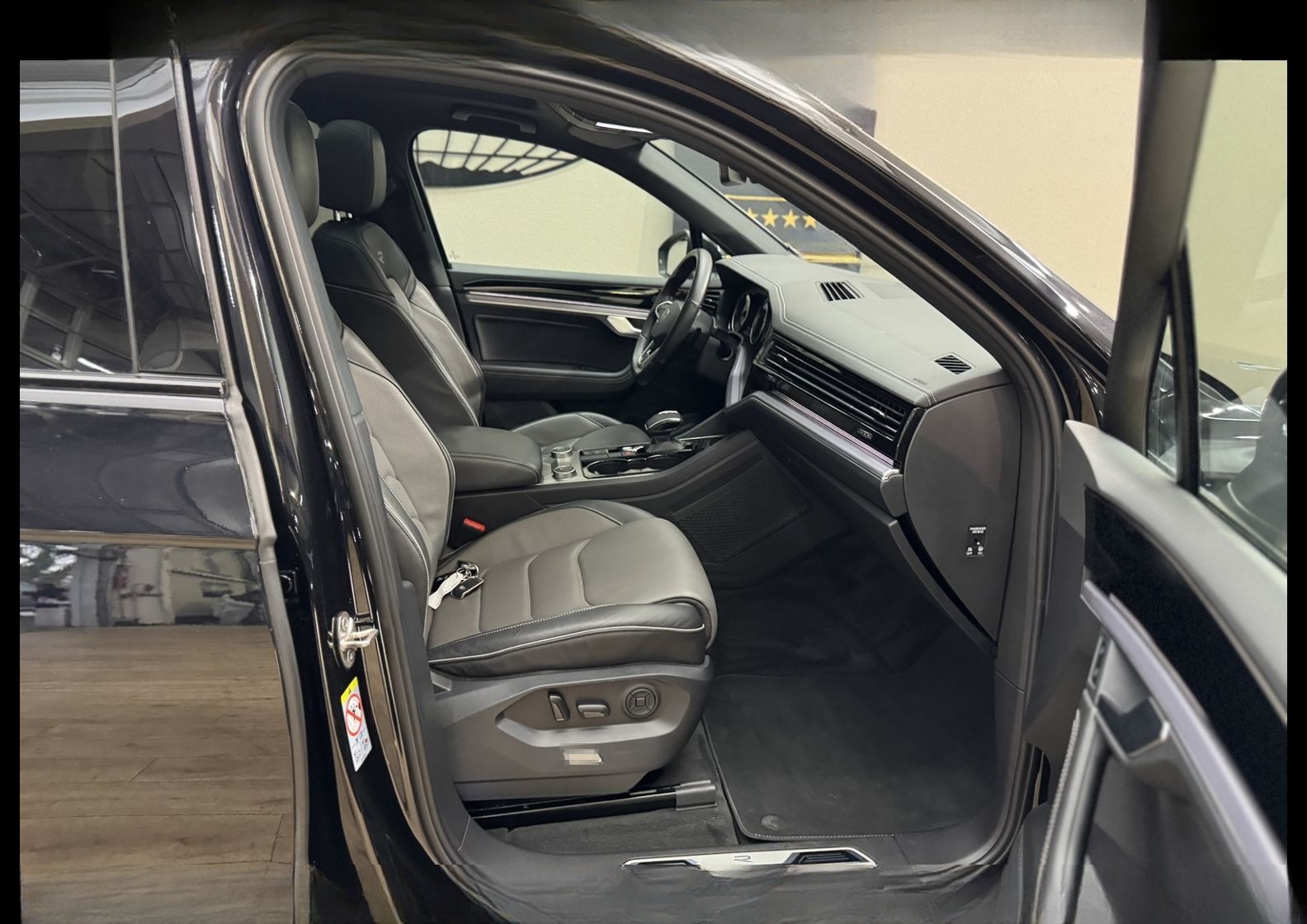 Volkswagen Touareg 3.0 TDI R-Line Black Style Luft/21/Navi/ foto 17