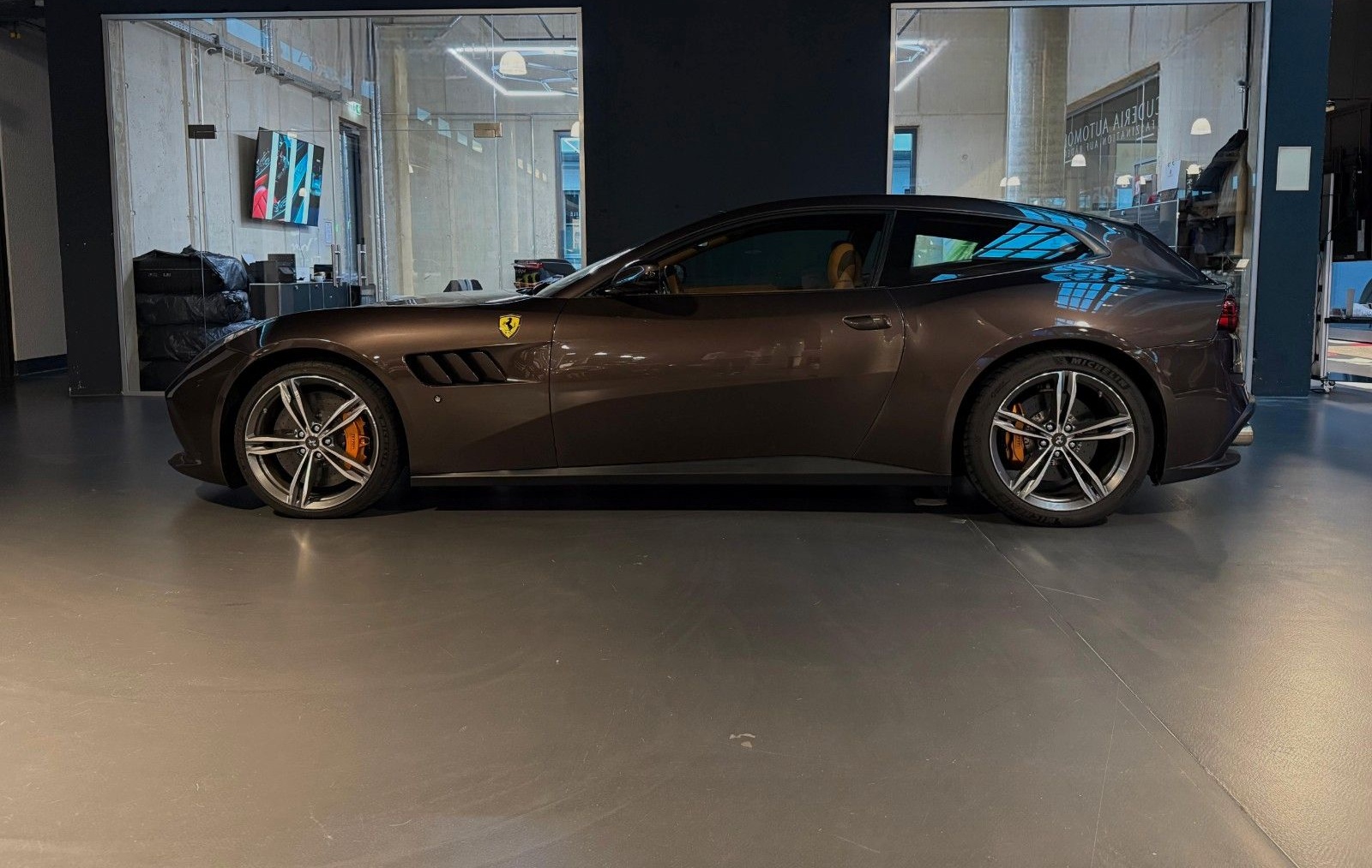 Ferrari GTC4Lusso 6.3 V12 LIFT/PASS.DISPLAY/PANO foto 8