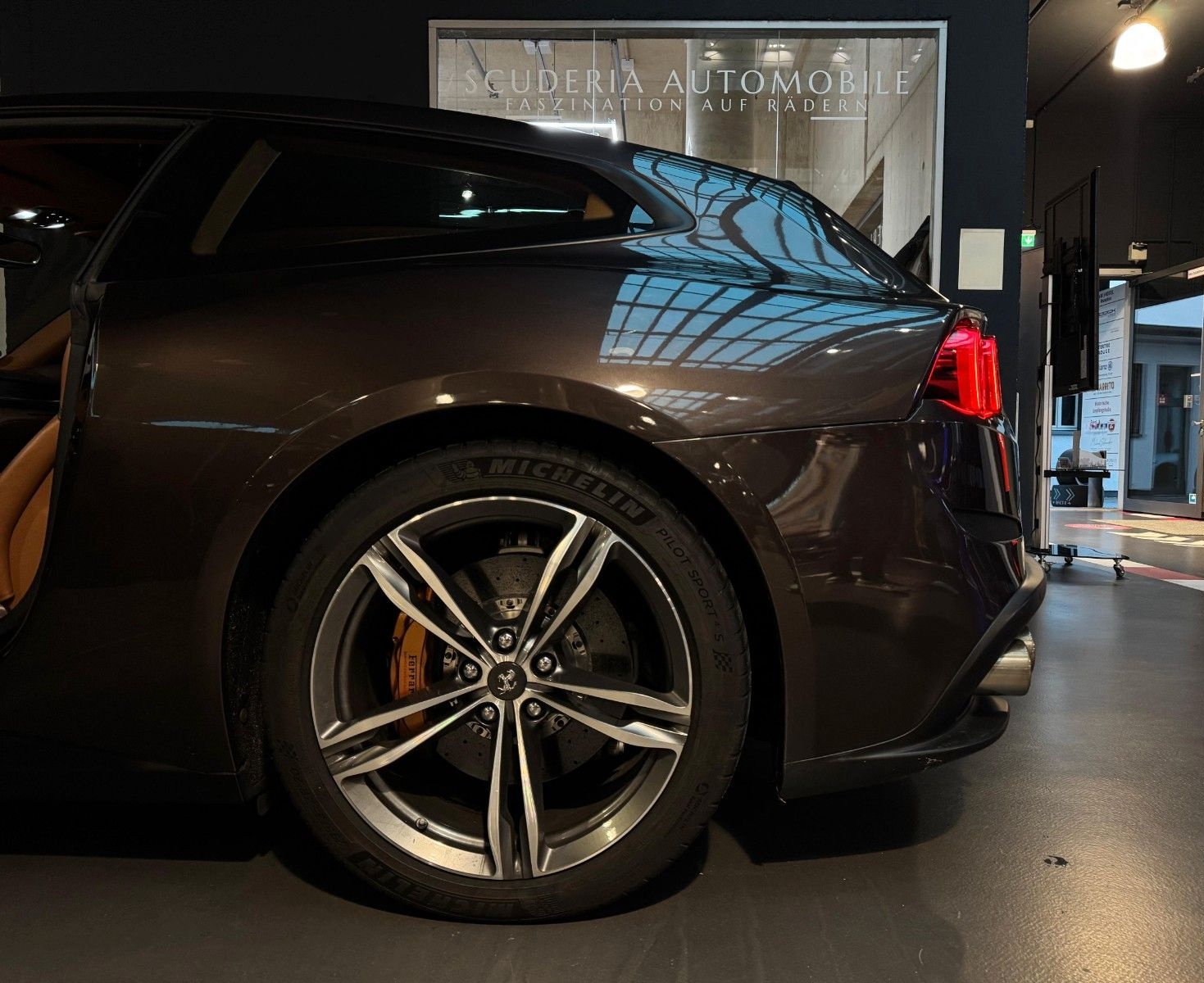 Ferrari GTC4Lusso 6.3 V12 LIFT/PASS.DISPLAY/PANO foto 9