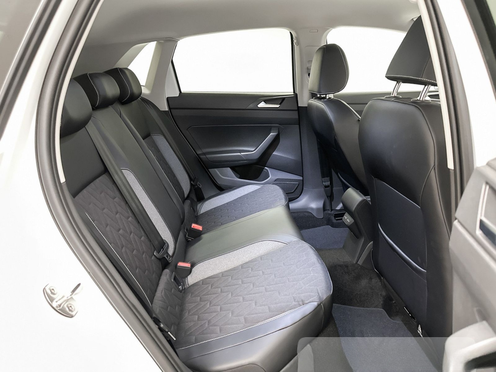 Volkswagen Polo 1.0 Goal RFK + SHZ + GJR + LED + PDC + foto 8