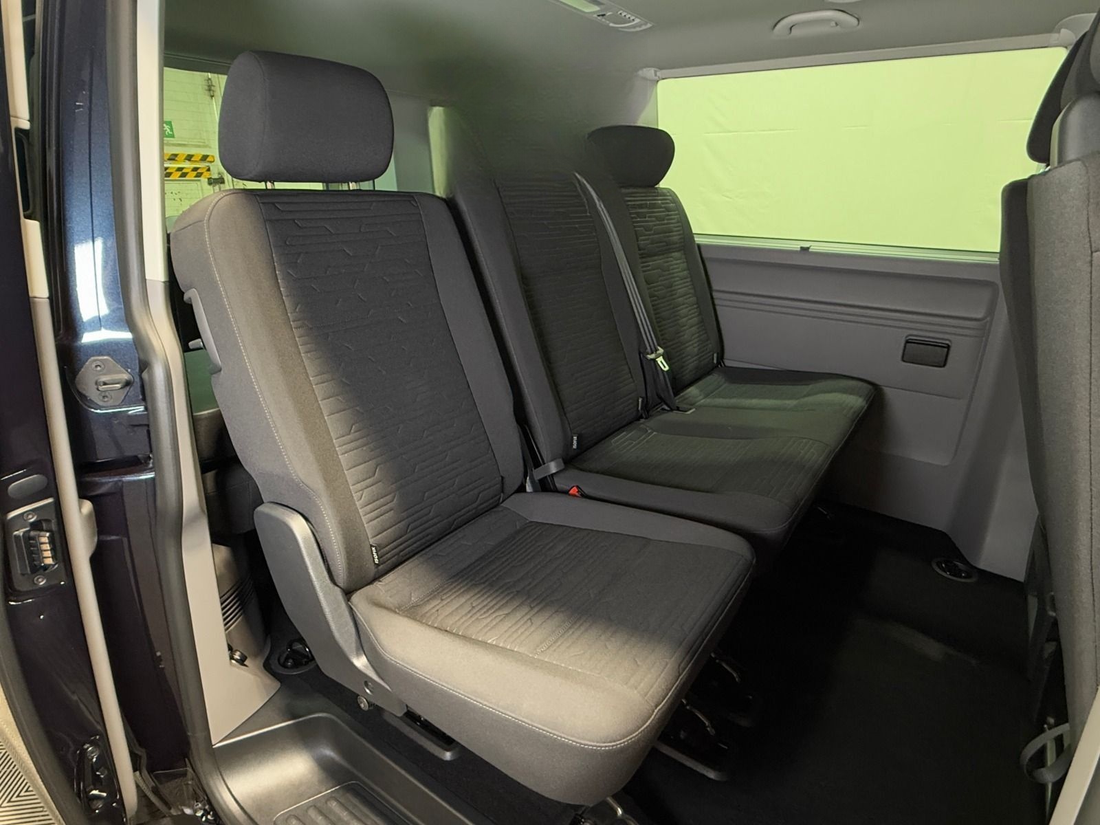 Volkswagen T6.1 Caravelle Comfortline TDI DSG | LED NAVI foto 18