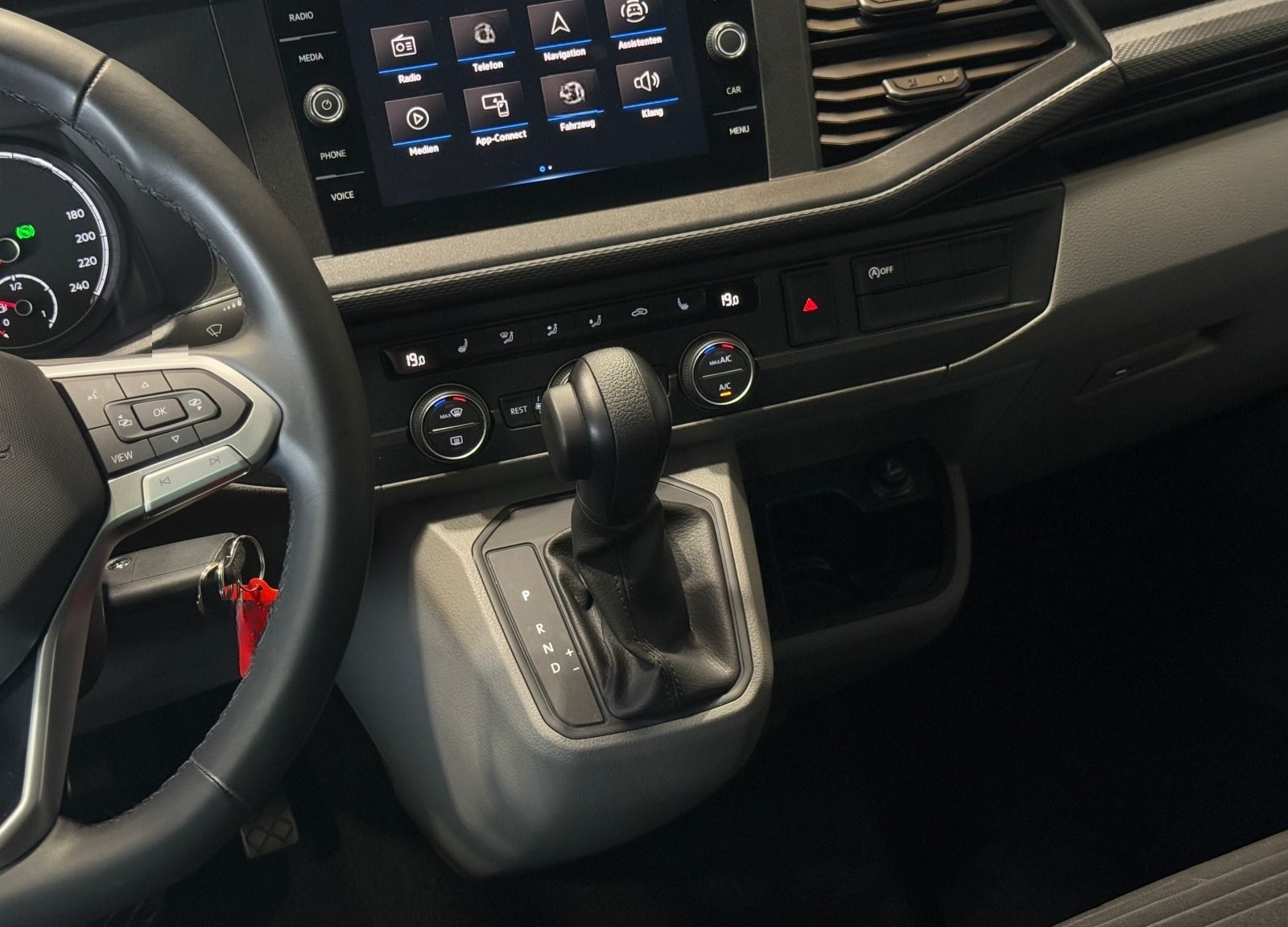 Volkswagen T6.1 Caravelle Comfortline TDI DSG | LED NAVI foto 9