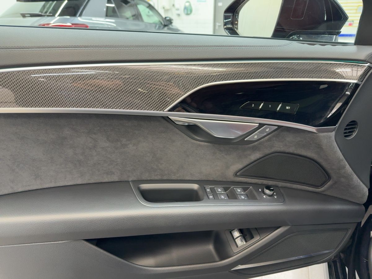 Audi A8 3.0 60 TFSI e S-line Matrix LED Pano Bang & O foto 21