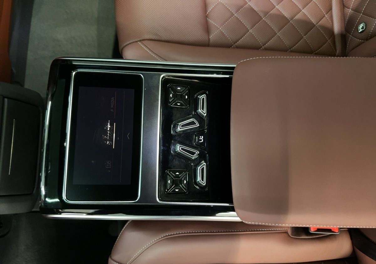 Audi A8 3.0 60 TFSI e S-line Matrix LED Pano Bang & O foto 23