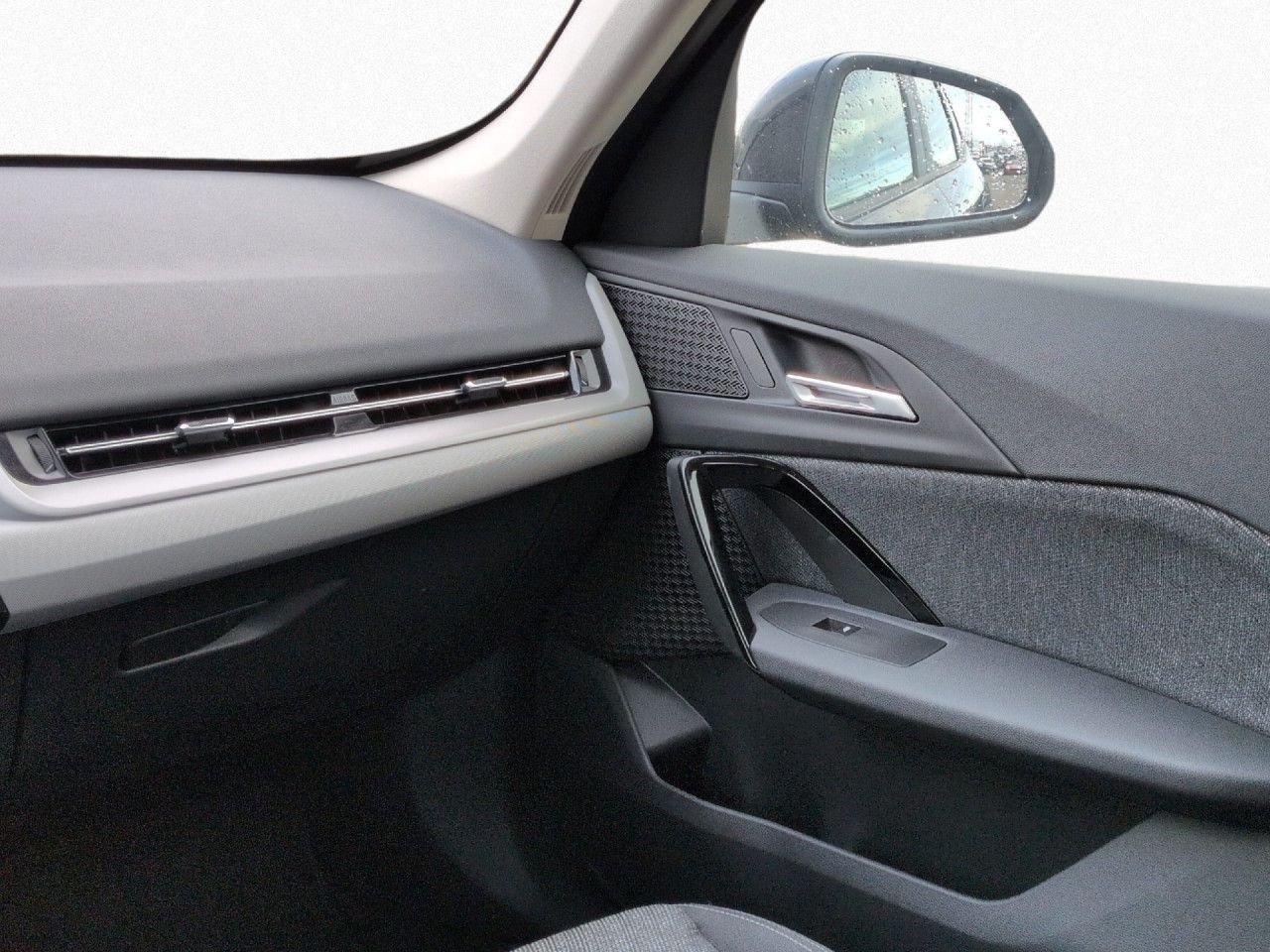 BMW iX1 xDrive 30 LED Parkass Sitzh Adap. M Fahrwerk foto 12