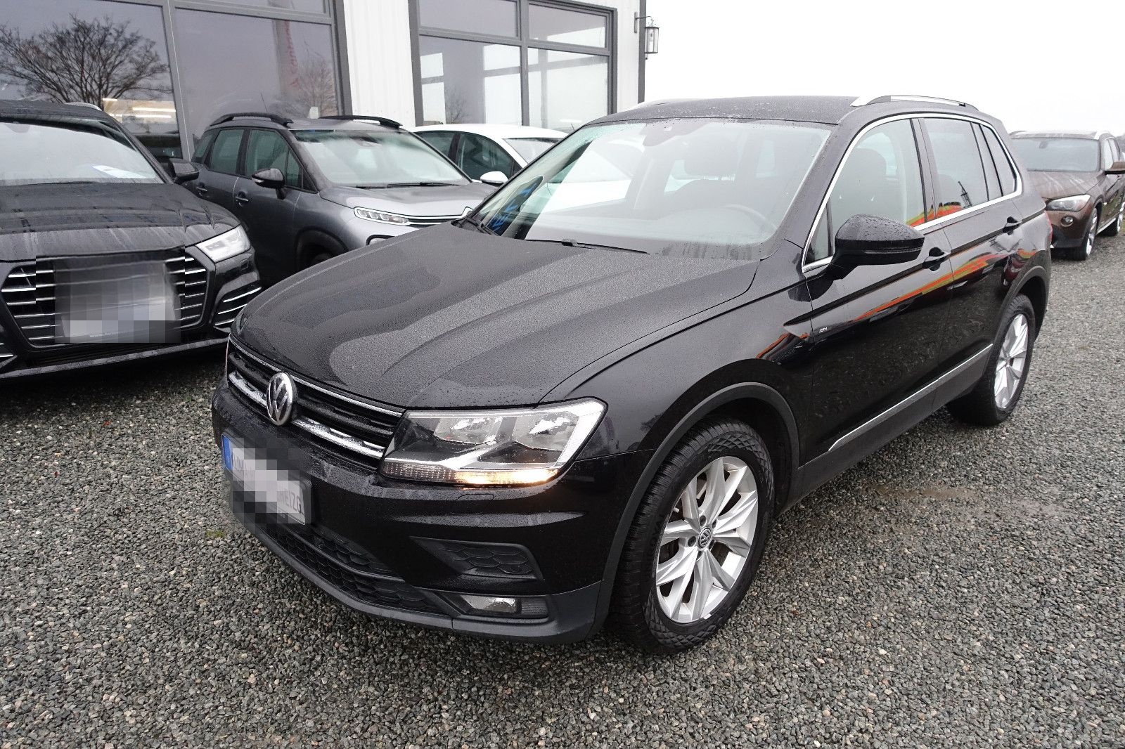 Volkswagen Tiguan 2.0 TDI Aut. ACC NAV SITZH Insp.+TÜV NEU foto 2