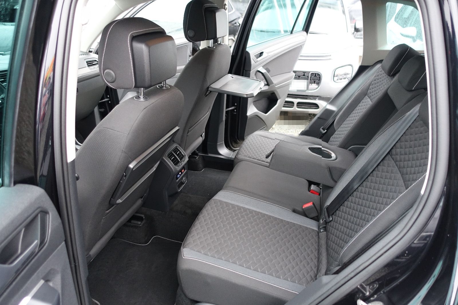 Volkswagen Tiguan 2.0 TDI Aut. ACC NAV SITZH Insp.+TÜV NEU foto 11