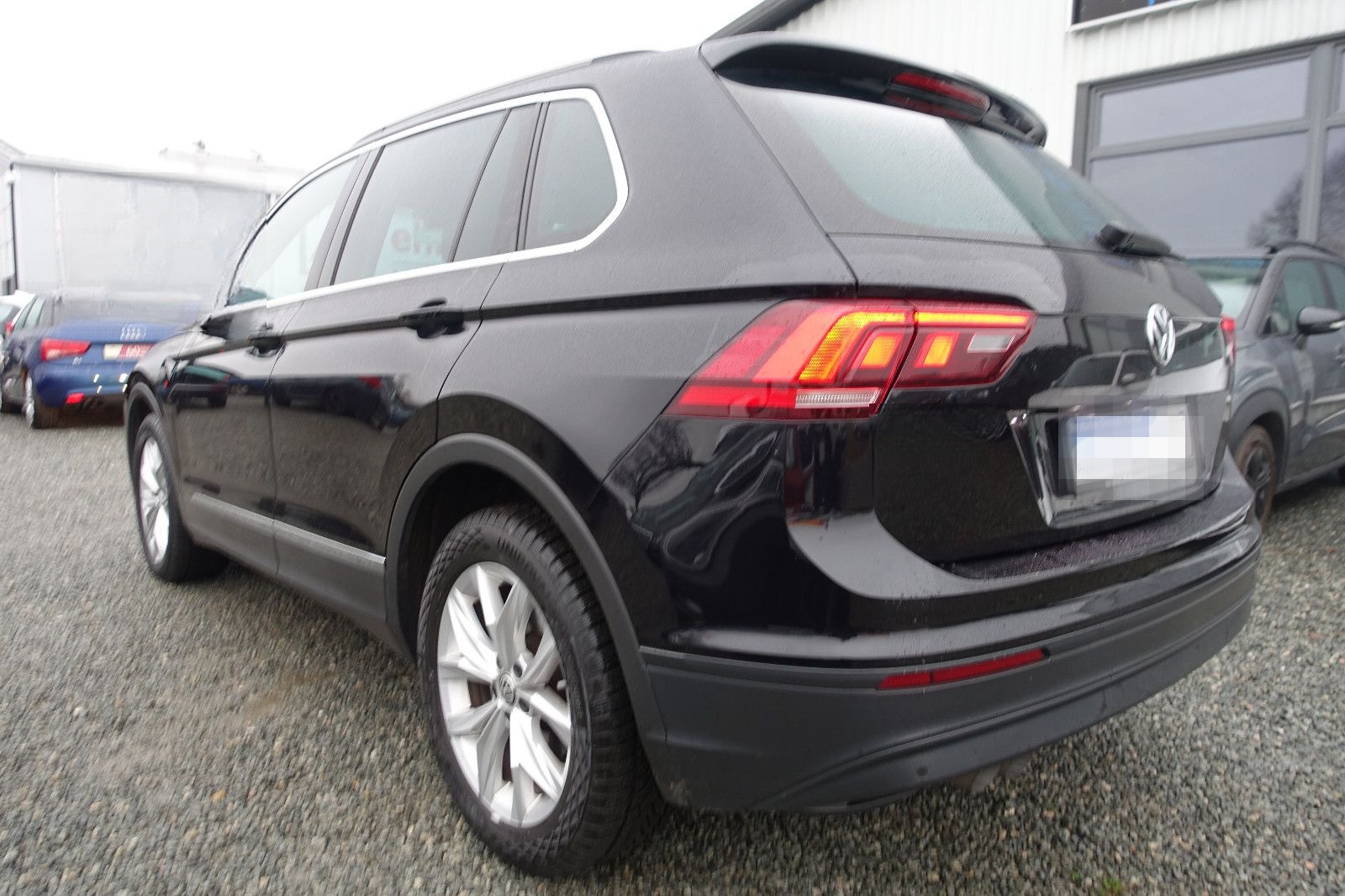 Volkswagen Tiguan 2.0 TDI Aut. ACC NAV SITZH Insp.+TÜV NEU foto 20