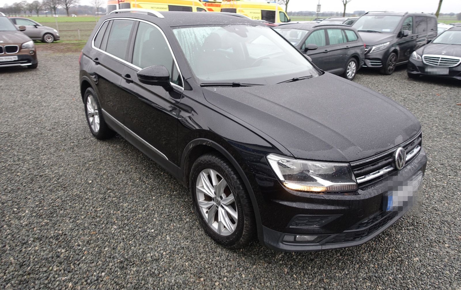 Volkswagen Tiguan 2.0 TDI Aut. ACC NAV SITZH Insp.+TÜV NEU foto 4
