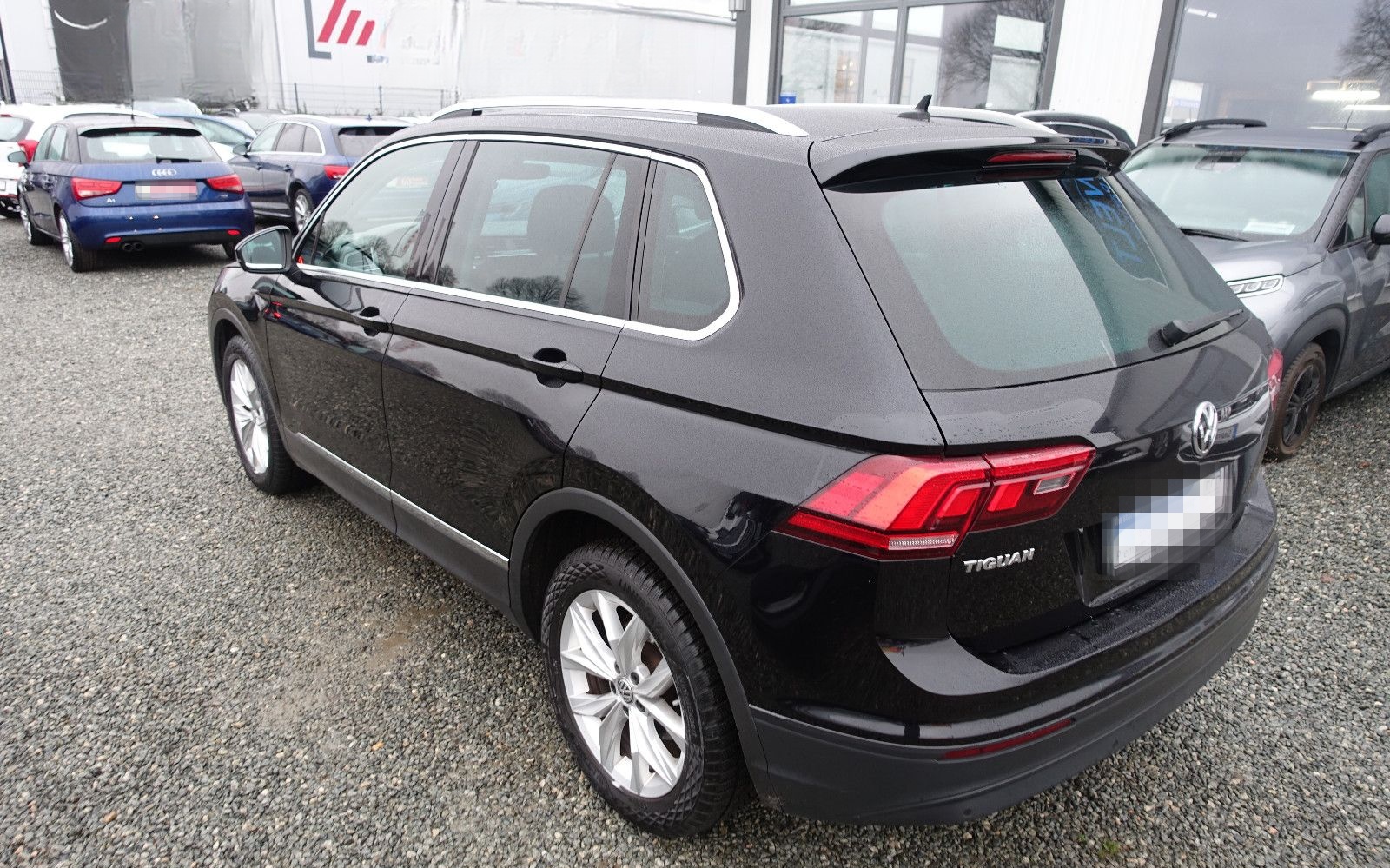 Volkswagen Tiguan 2.0 TDI Aut. ACC NAV SITZH Insp.+TÜV NEU foto 7