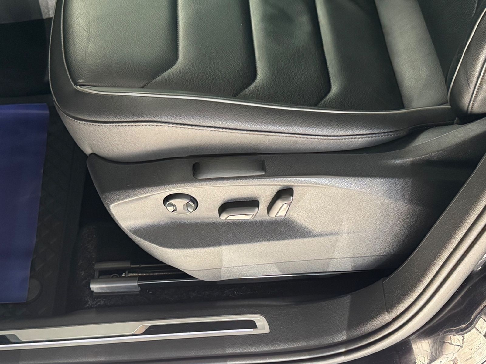 Volkswagen Tiguan DSG R-Line Highline BMT AHK/Pano/360/ foto 12
