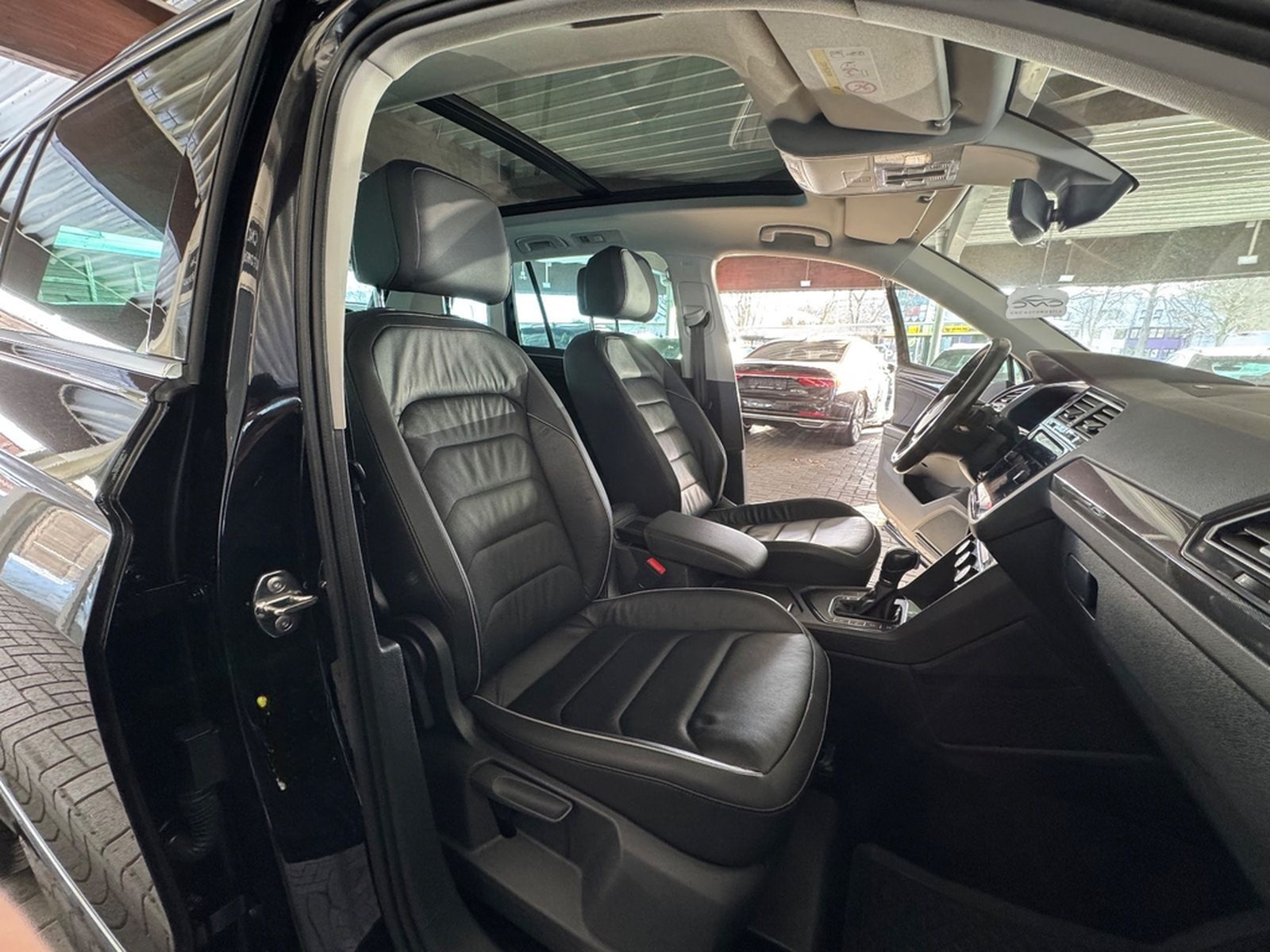 Volkswagen Tiguan DSG R-Line Highline BMT AHK/Pano/360/ foto 14