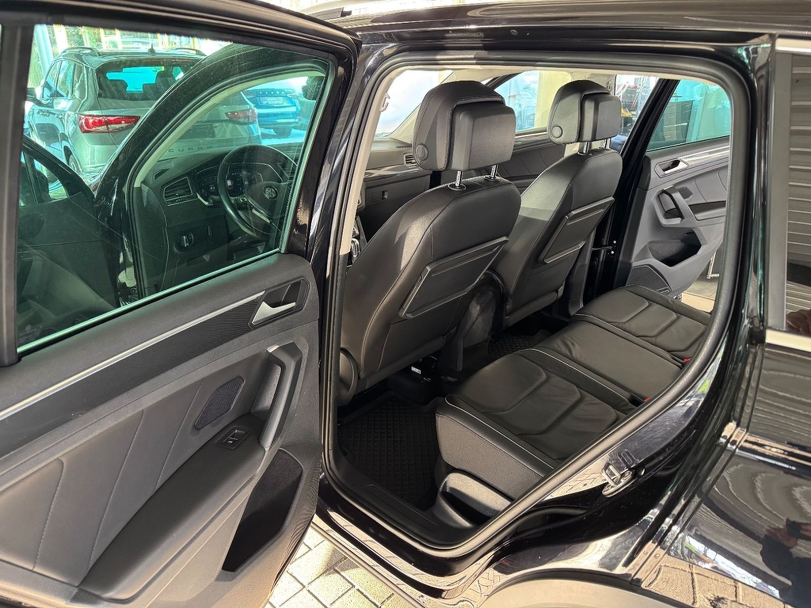 Volkswagen Tiguan DSG R-Line Highline BMT AHK/Pano/360/ foto 16
