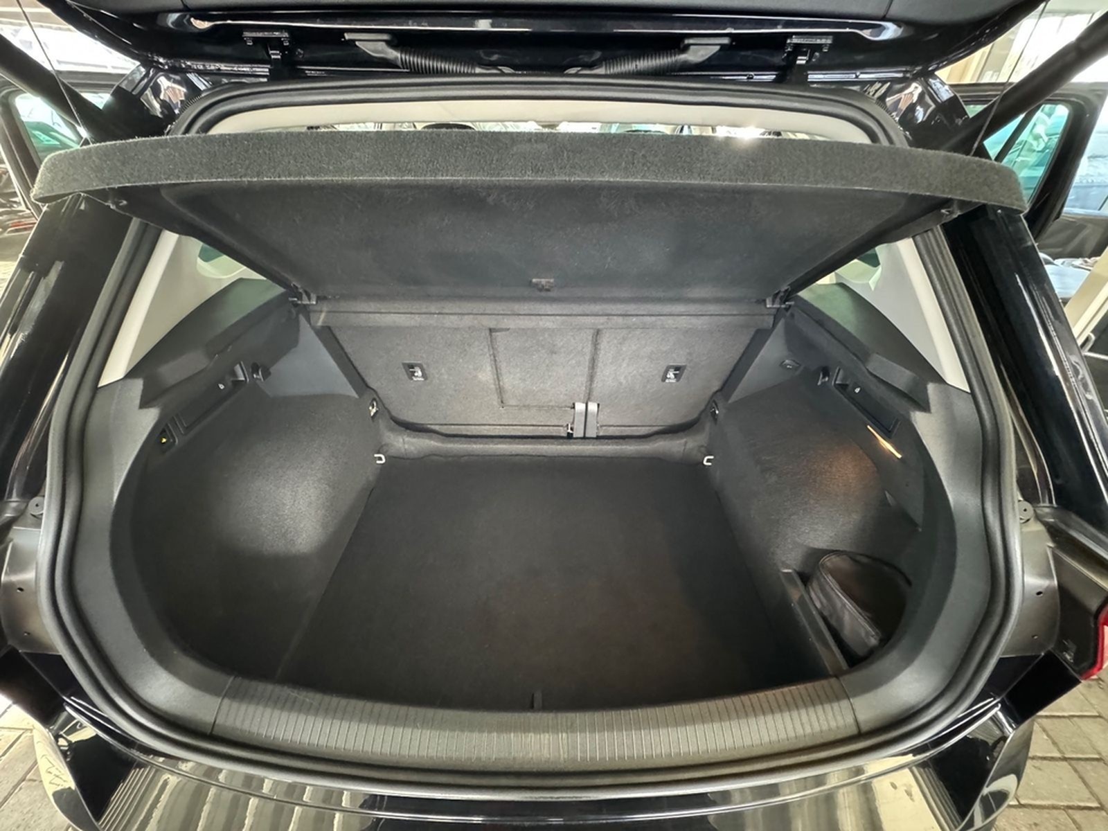 Volkswagen Tiguan DSG R-Line Highline BMT AHK/Pano/360/ foto 22