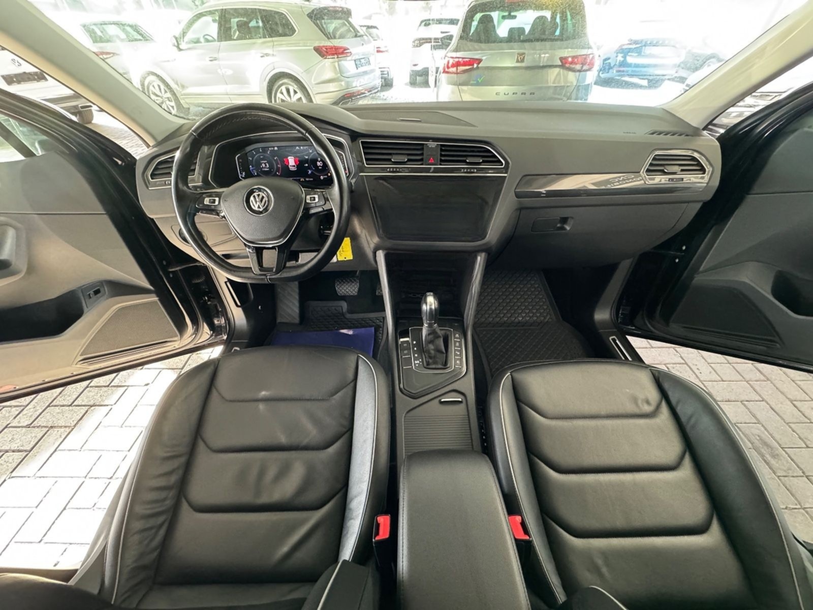 Volkswagen Tiguan DSG R-Line Highline BMT AHK/Pano/360/ foto 25