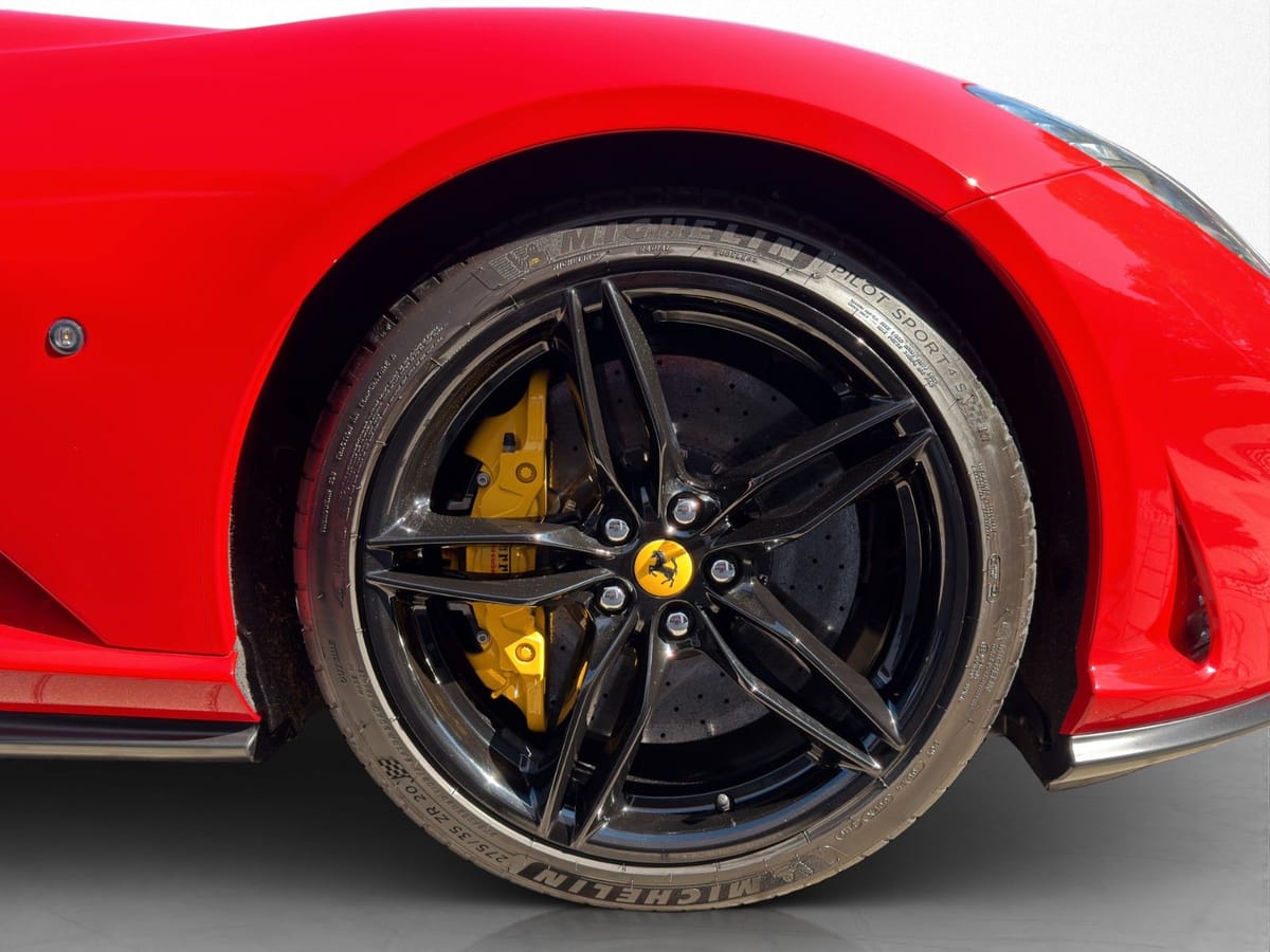 Ferrari 812 Superfast / Lift / LED / Carbon / Daytona foto 10