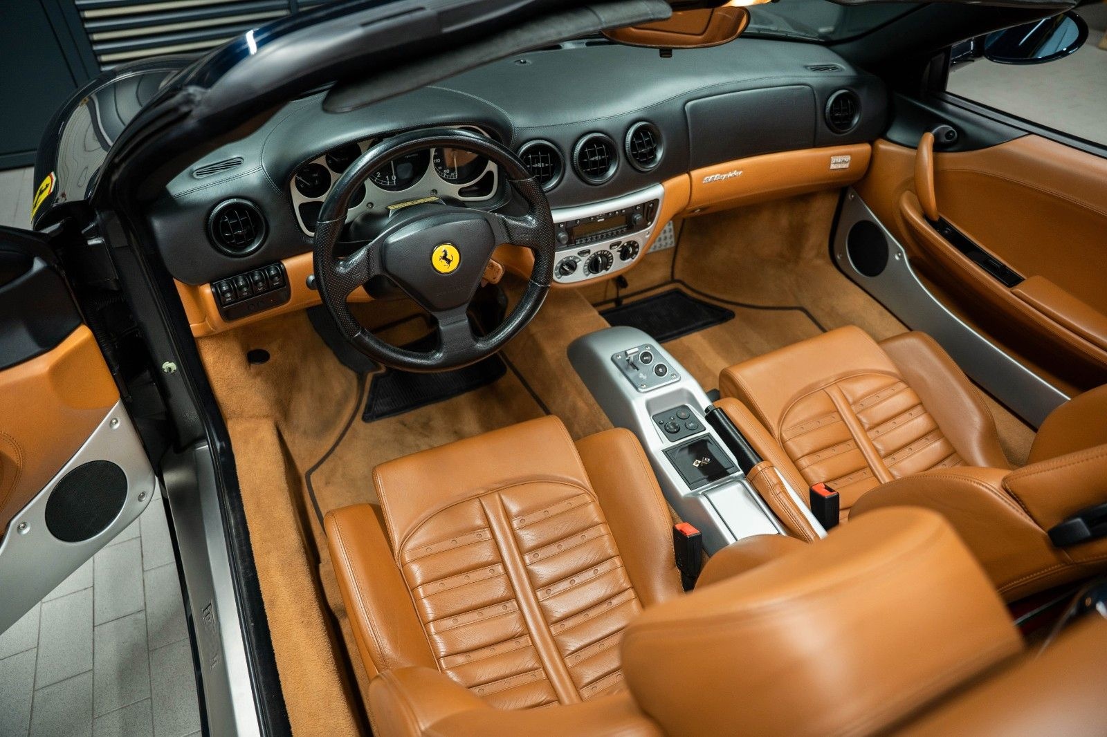 Ferrari 360 Spider F1 *BLACK SAPHIRE* foto 12