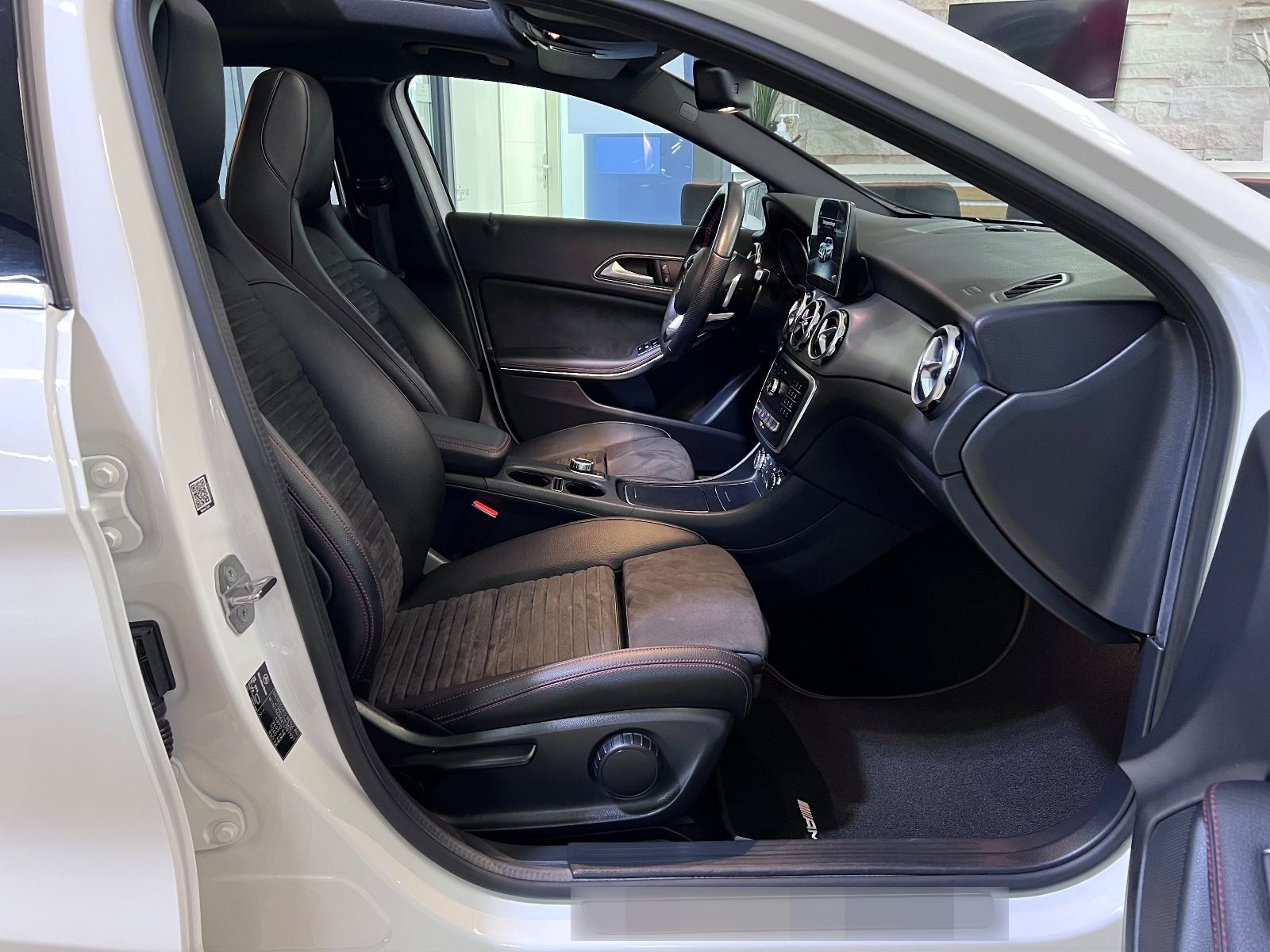 Mercedes-Benz GLA 250 AMG-Paket/Pano/Navi/Tempomat foto 12
