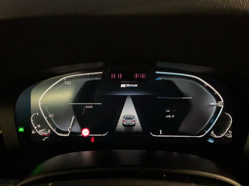 BMW 530e T. HYBRID LASER NAVI HUD SPORTSITZ PDC 18" foto 11