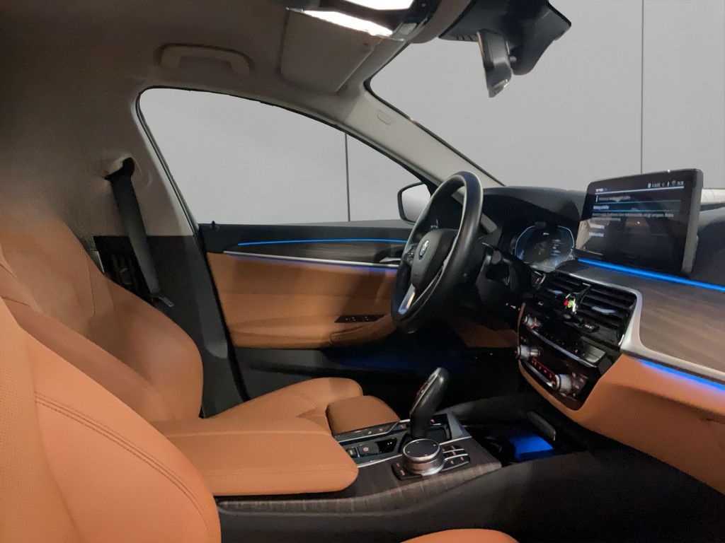 BMW 530e T. HYBRID LASER NAVI HUD SPORTSITZ PDC 18" foto 5