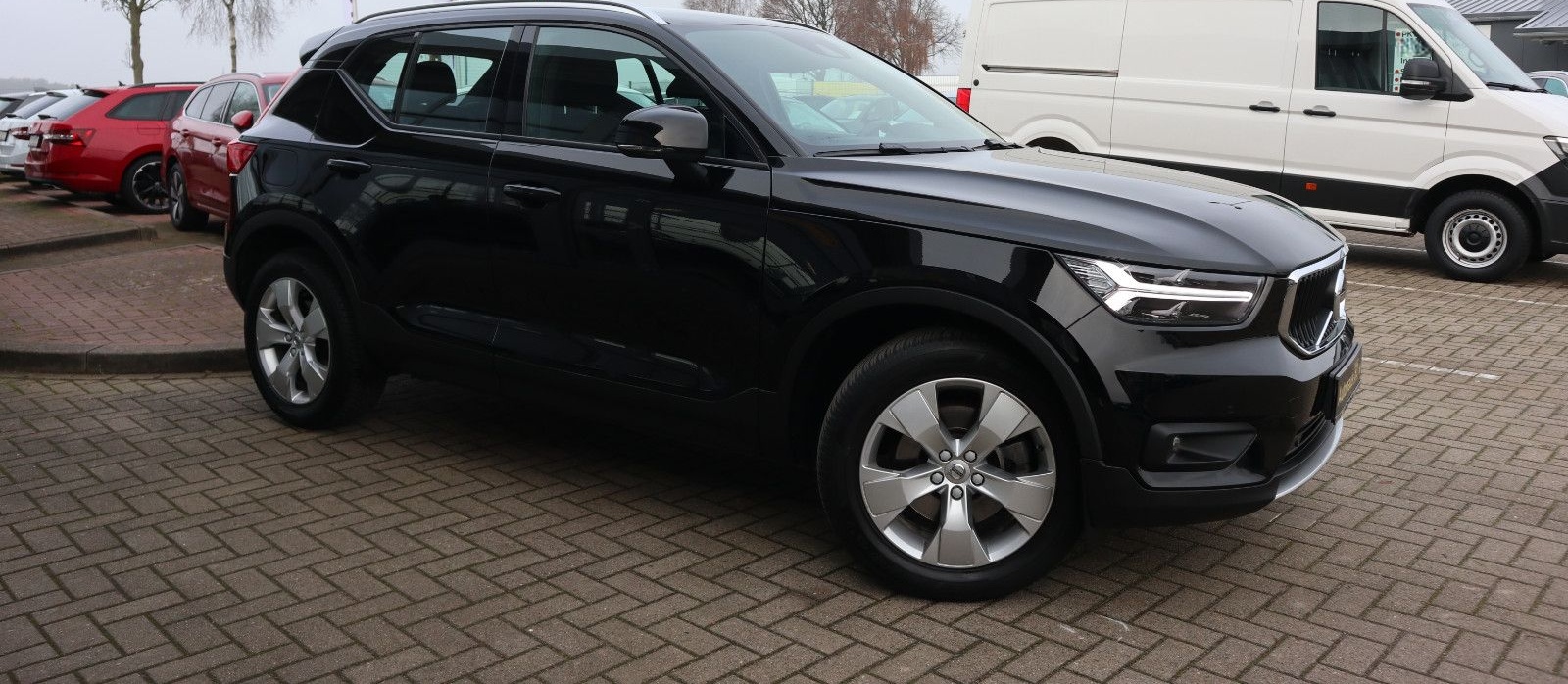 Volvo XC 40 Momentum 2WD Navi LED AHK Shz foto 3