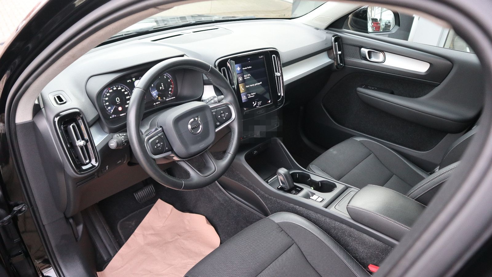 Volvo XC 40 Momentum 2WD Navi LED AHK Shz foto 22