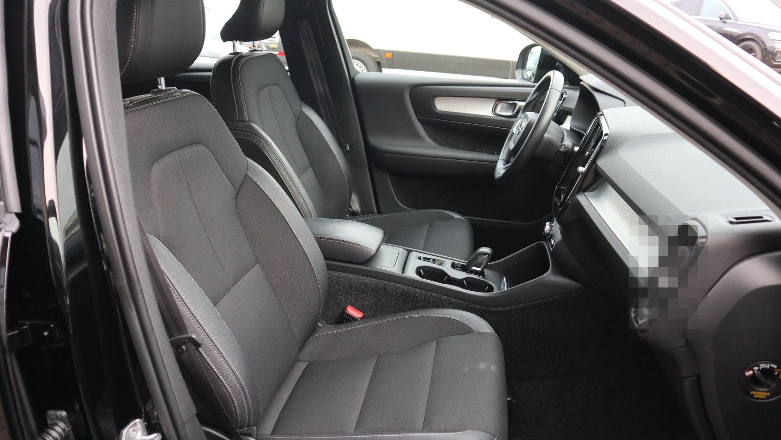 Volvo XC 40 Momentum 2WD Navi LED AHK Shz foto 25