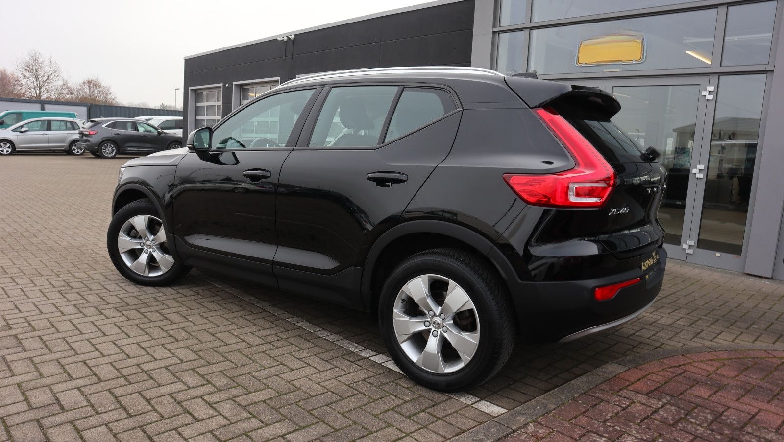 Volvo XC 40 Momentum 2WD Navi LED AHK Shz foto 4