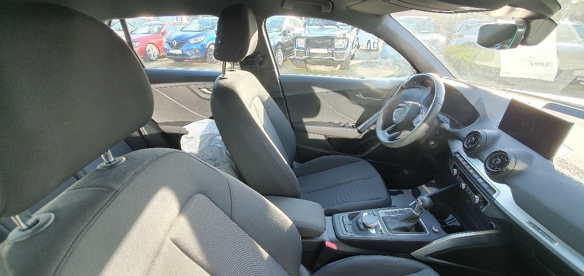 Audi Q2 quattro Automatik LED Navi Allrad foto 11