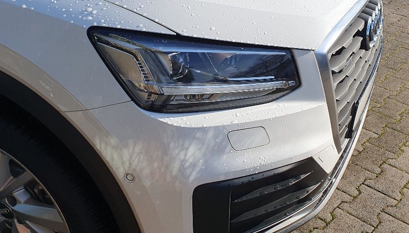 Audi Q2 quattro Automatik LED Navi Allrad foto 13