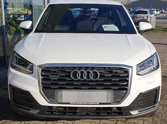 Audi Q2 quattro Automatik LED Navi Allrad foto 14
