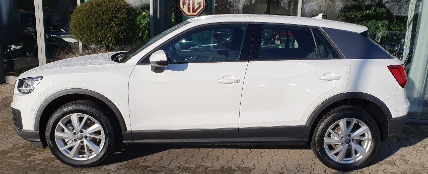 Audi Q2 quattro Automatik LED Navi Allrad foto 3