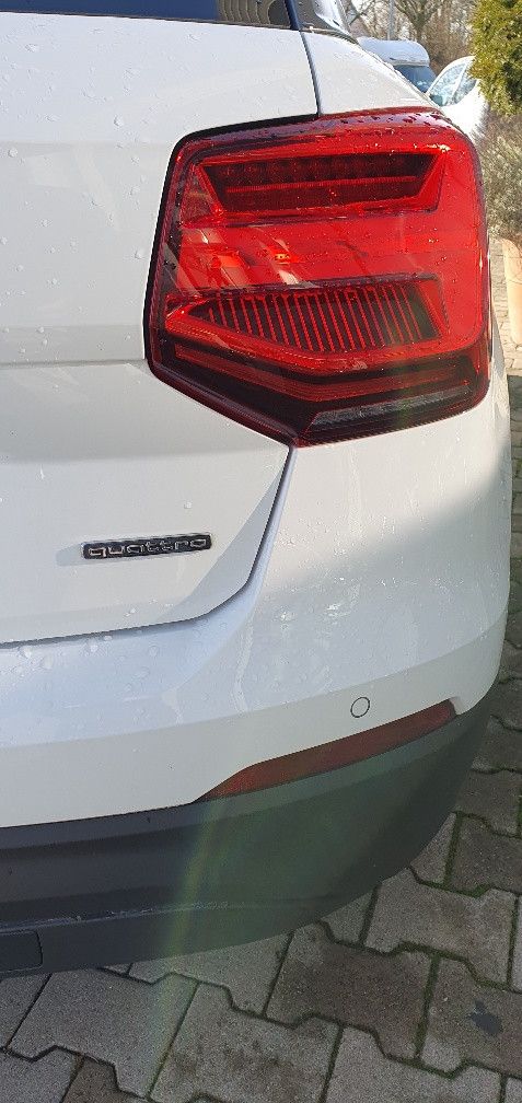 Audi Q2 quattro Automatik LED Navi Allrad foto 7