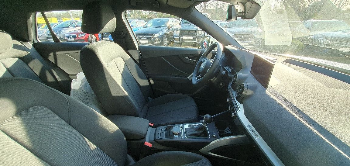 Audi Q2 quattro Automatik LED Navi Allrad foto 10