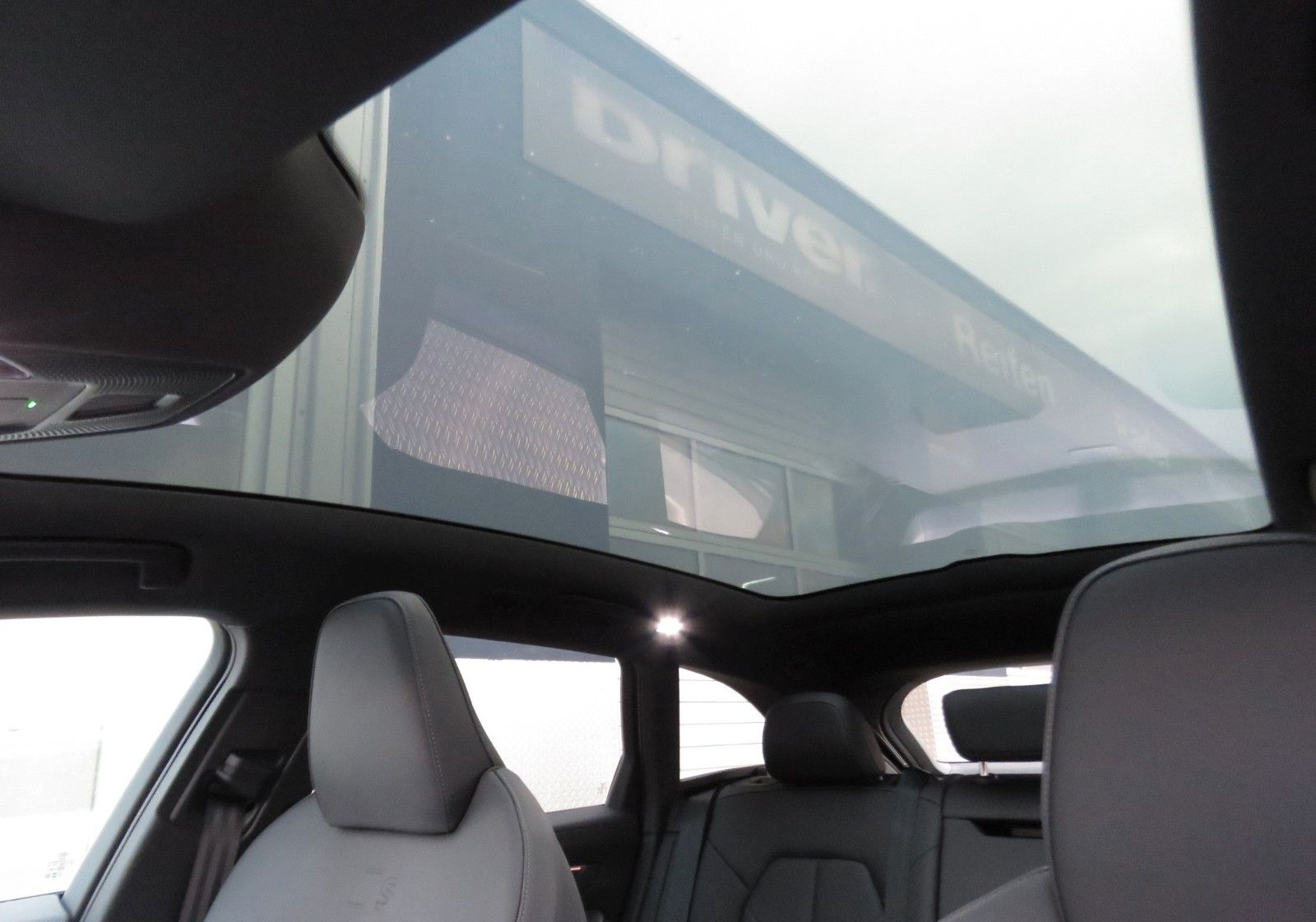 Audi A6 Avant TDI 150 kW S tron. 2x S LINE PANO TECH+ foto 7