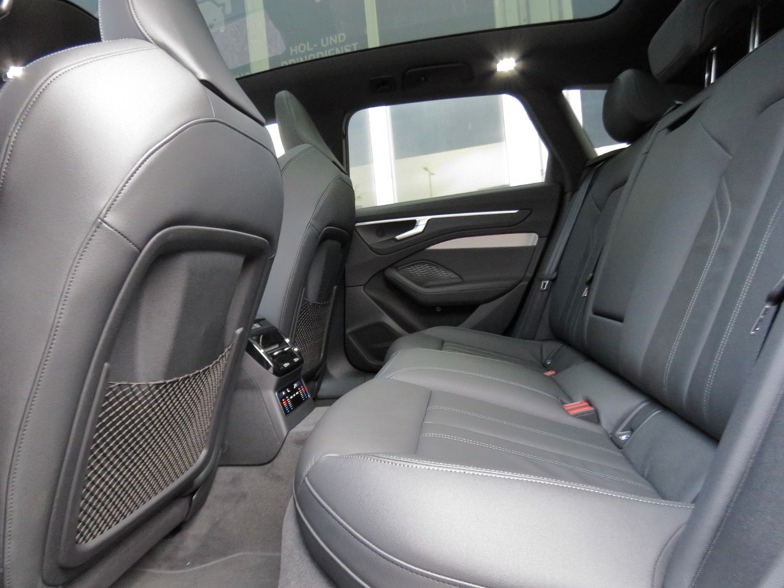 Audi A6 Avant TDI 150 kW S tron. 2x S LINE PANO TECH+ foto 16