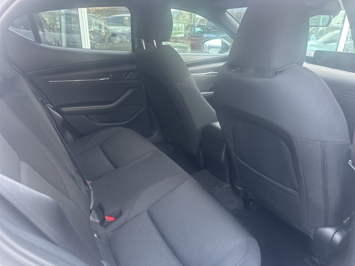 Mazda 3 2.0L e-SKYACTIV G 122ps Homura foto 14