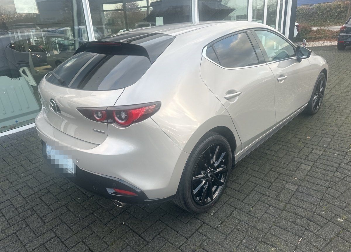 Mazda 3 2.0L e-SKYACTIV G 122ps Homura foto 4